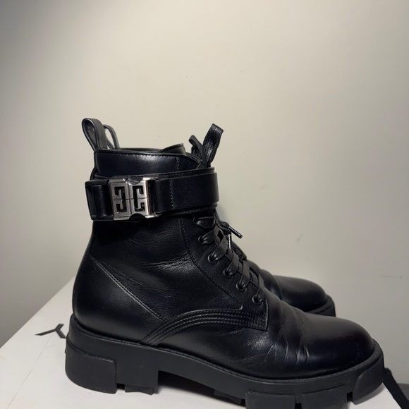 Givenchy leather ankle boots - Picture 8 of 10